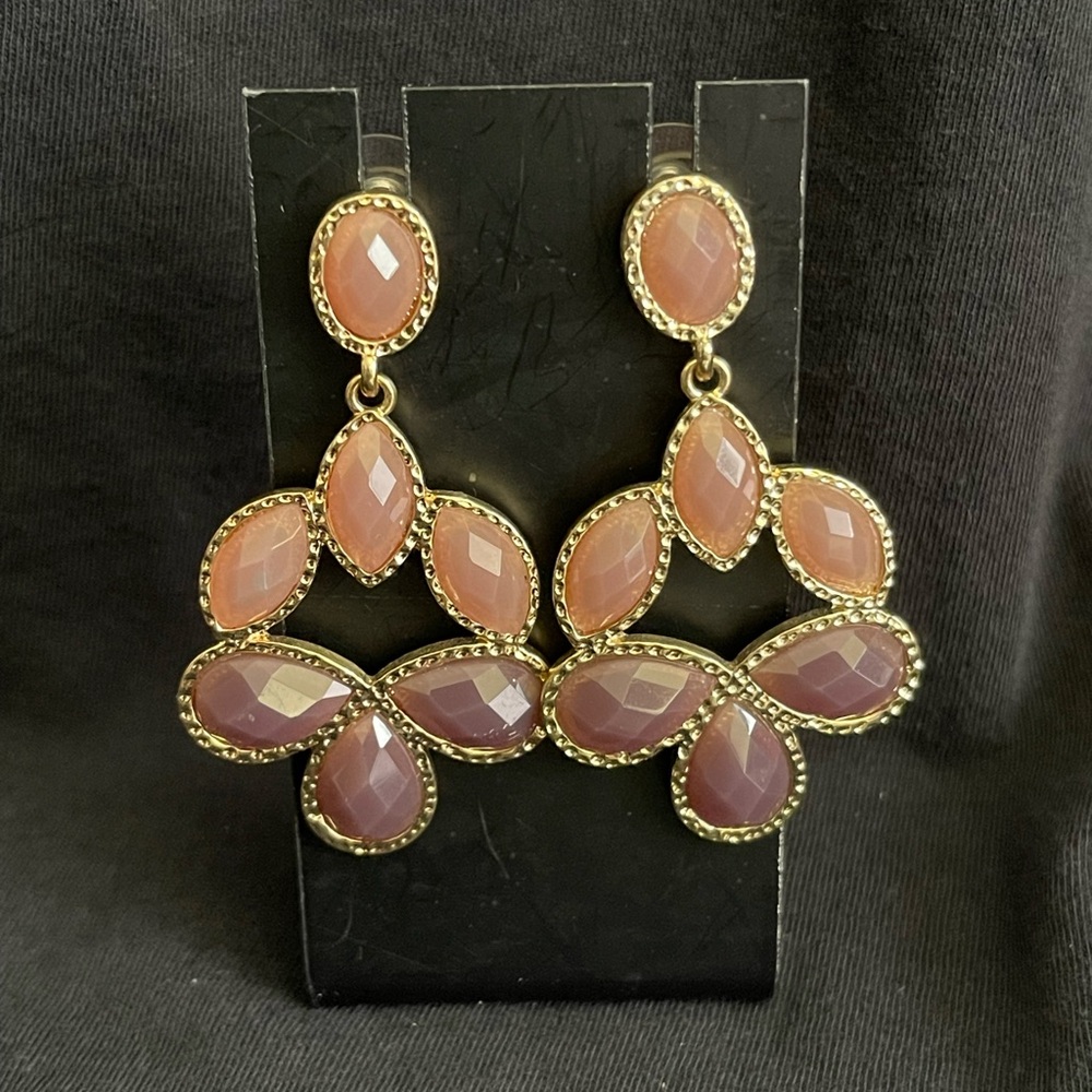 Gold tone earrings with faceted mauve and purple colors - Picture 1 of 3